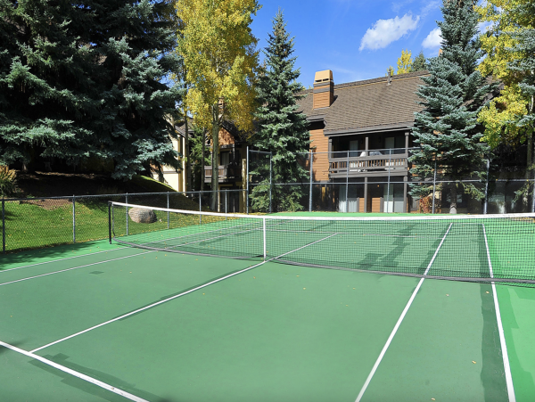 3 plus loft Townhome  shuttle or walk to skiway